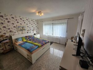 Schlafzimmer 1